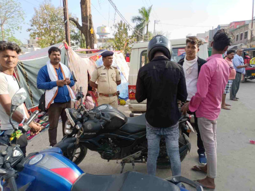 यातायात पुलिस ने वाहन चेकिंग अभियान में 75000 का काटा चालान